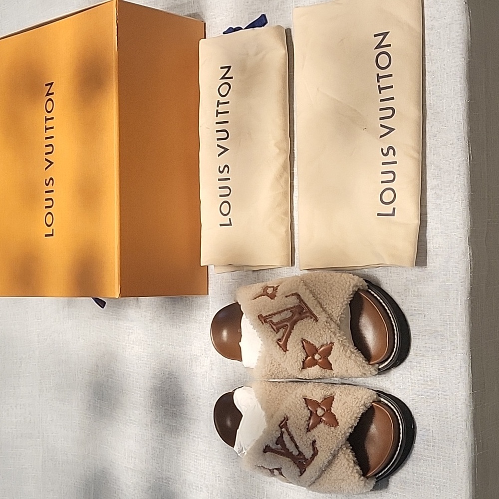 Louis Vuitton exclusive sandals size 38 color brown and tan